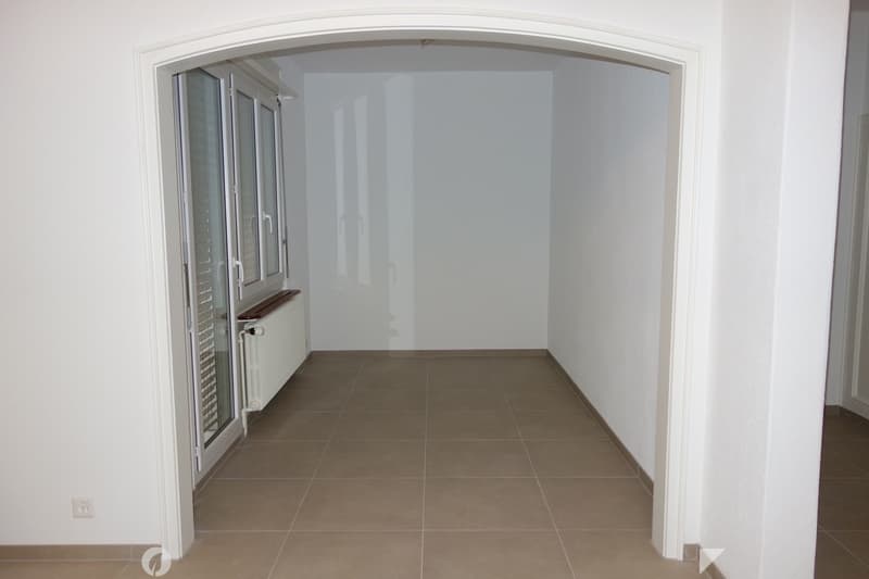 Grosszügige 3.5 - 4 Zimmer-Wohnung, ca. 100 m², mitten in Biel  2 Bäder & eigener Waschturm (7)