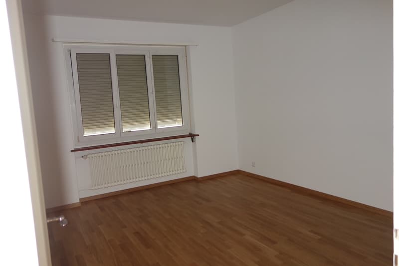 Grosszügige 3.5 - 4 Zimmer-Wohnung, ca. 100 m², mitten in Biel  2 Bäder & eigener Waschturm (9)
