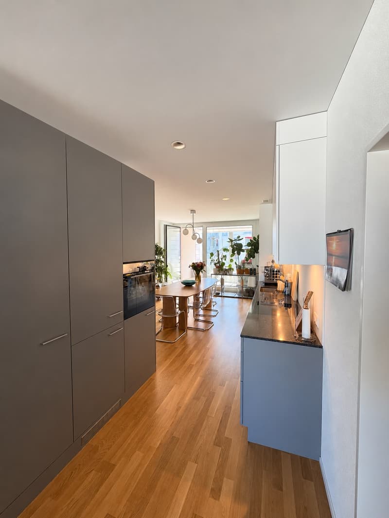 Helle 3.5-Zimmer-Wohnung im 5. OG mit Loggia und Balkon in Kriens (4)