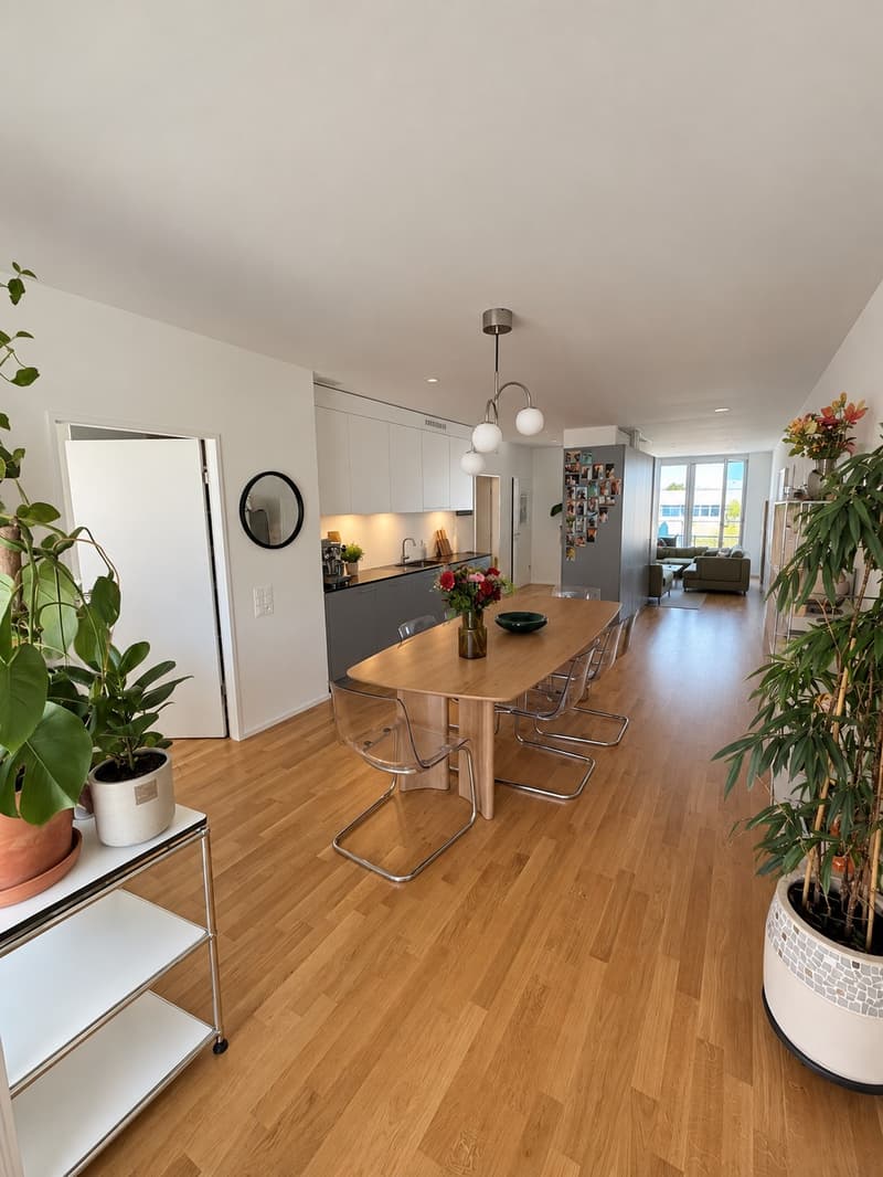 Helle 3.5-Zimmer-Wohnung im 5. OG mit Loggia und Balkon in Kriens (12)