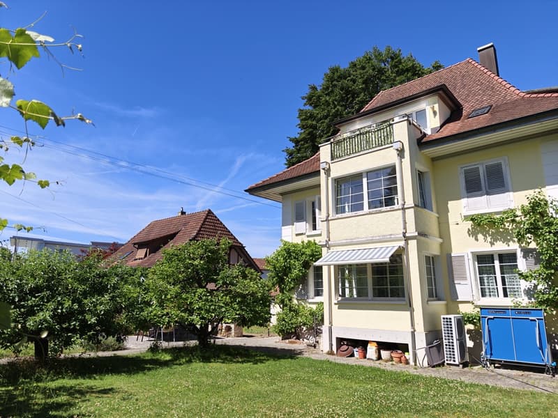 Traumhafte, möblierte 3.5-Zimmer-Oase in Lyss mit riesigem Garten (April September 2027) (7)