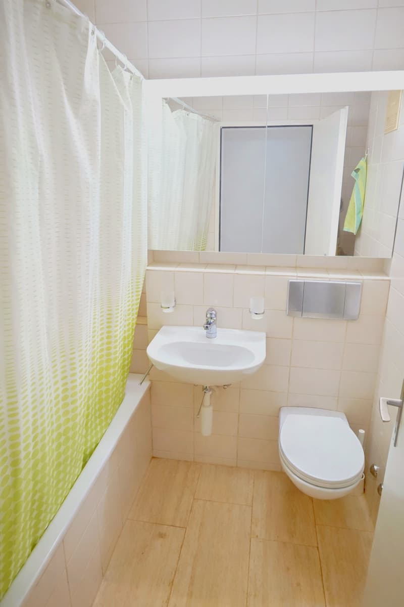 WG-Zimmer möbiliert. Wohnung gehört 8 Monate mehrheitlich dir alleine. (4)