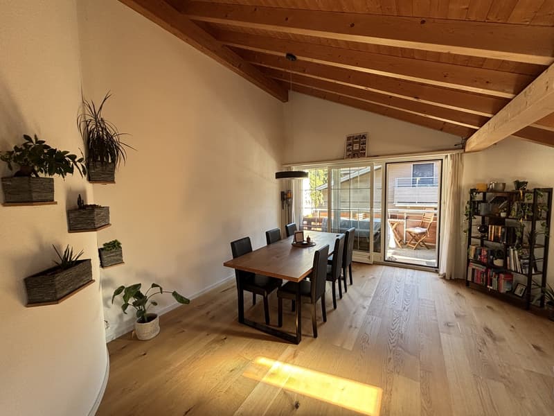 Moderne Dachwohnung in Wilderswil (2)