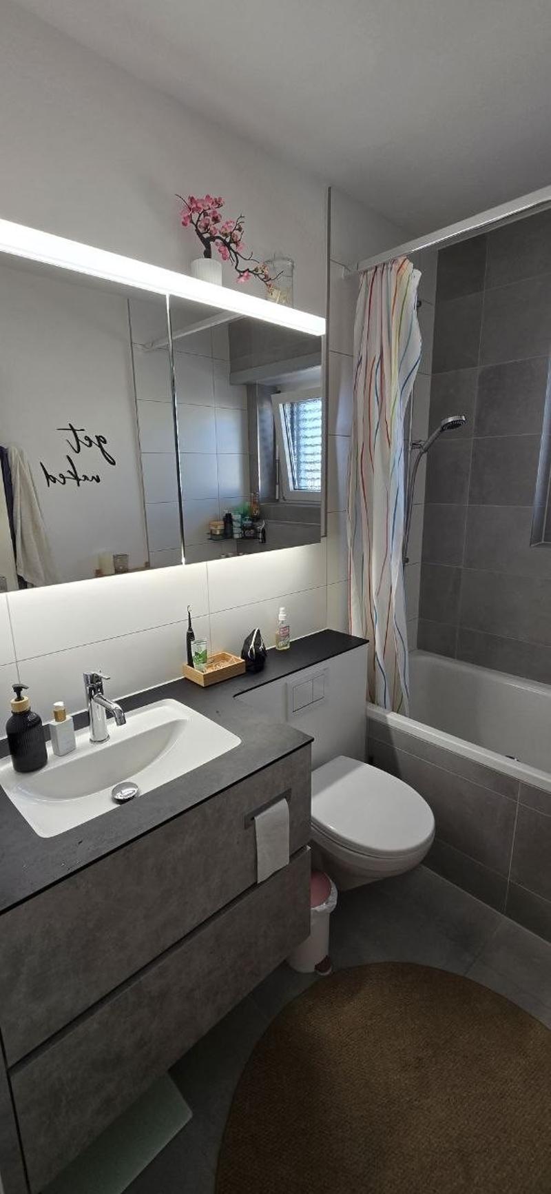 WG Zimmer, 15 m², hell geräumig, unmöbliert (4)