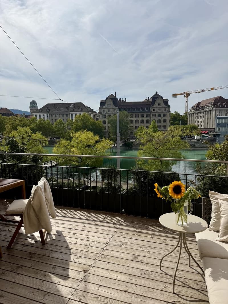 River front apartment with terrace (2)