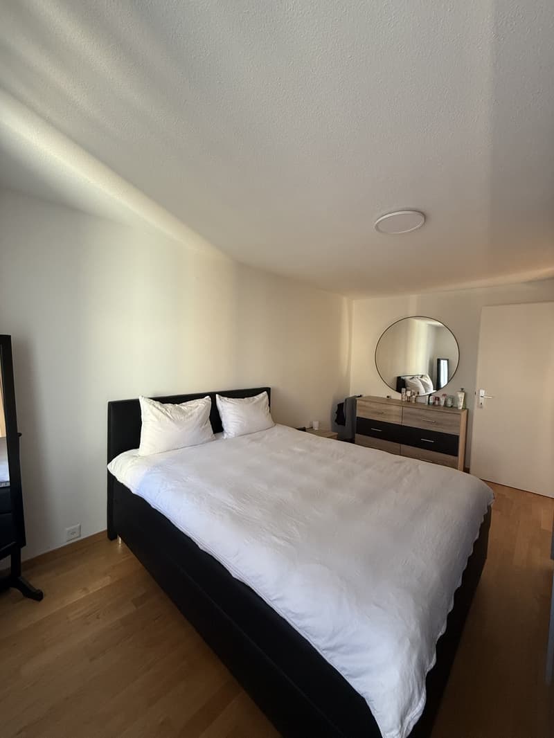 Helle 3.5-Zimmerwohnung mit grosszügigem Balkon und wunderschönem Weitblick (4)