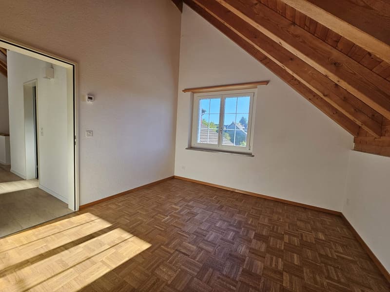 Grosszügige 4.5-Zimmer-Maisonette-Wohnung mit Balkon in Fehraltorf (11)