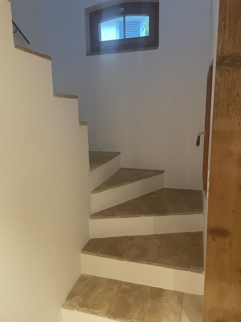 2.5-Zimmer-Maisonette am Zürichsee mit Dachterrasse, Balkon und eigenem Rebgarten (3)