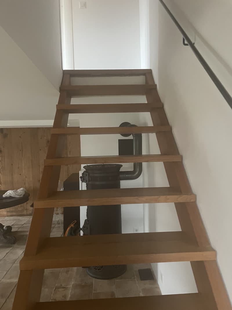 2.5-Zimmer-Maisonette am Zürichsee mit Dachterrasse, Balkon und eigenem Rebgarten (7)