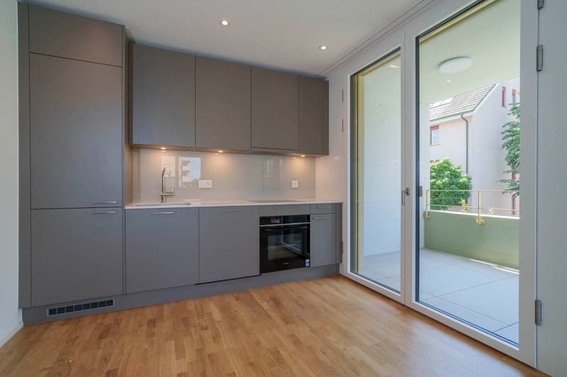 Moderne, neuwertige Wohnung mit optionaler Möbelübernahme und Parkplatz (2)