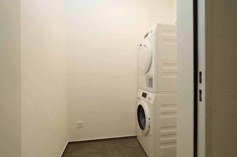 Moderne, neuwertige Wohnung mit optionaler Möbelübernahme und Parkplatz (11)