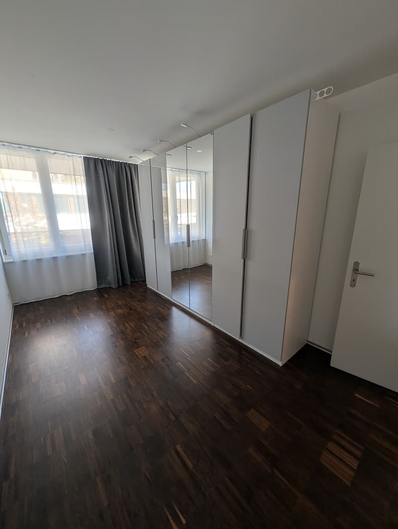 Grosszügige 5.5-Zi-Wohnung (143 m²) mit Terrasse & Waschturm im Zentrum Uster (12)
