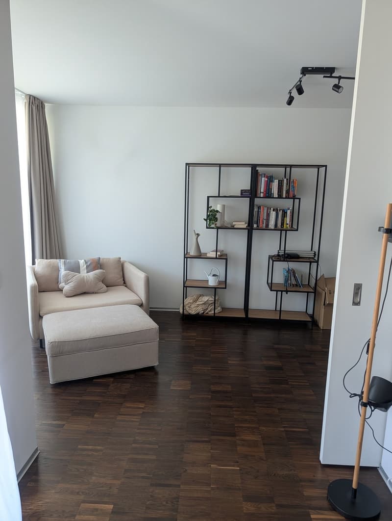 Grosszügige 5.5-Zi-Wohnung (143 m²) mit Terrasse & Waschturm im Zentrum Uster (3)