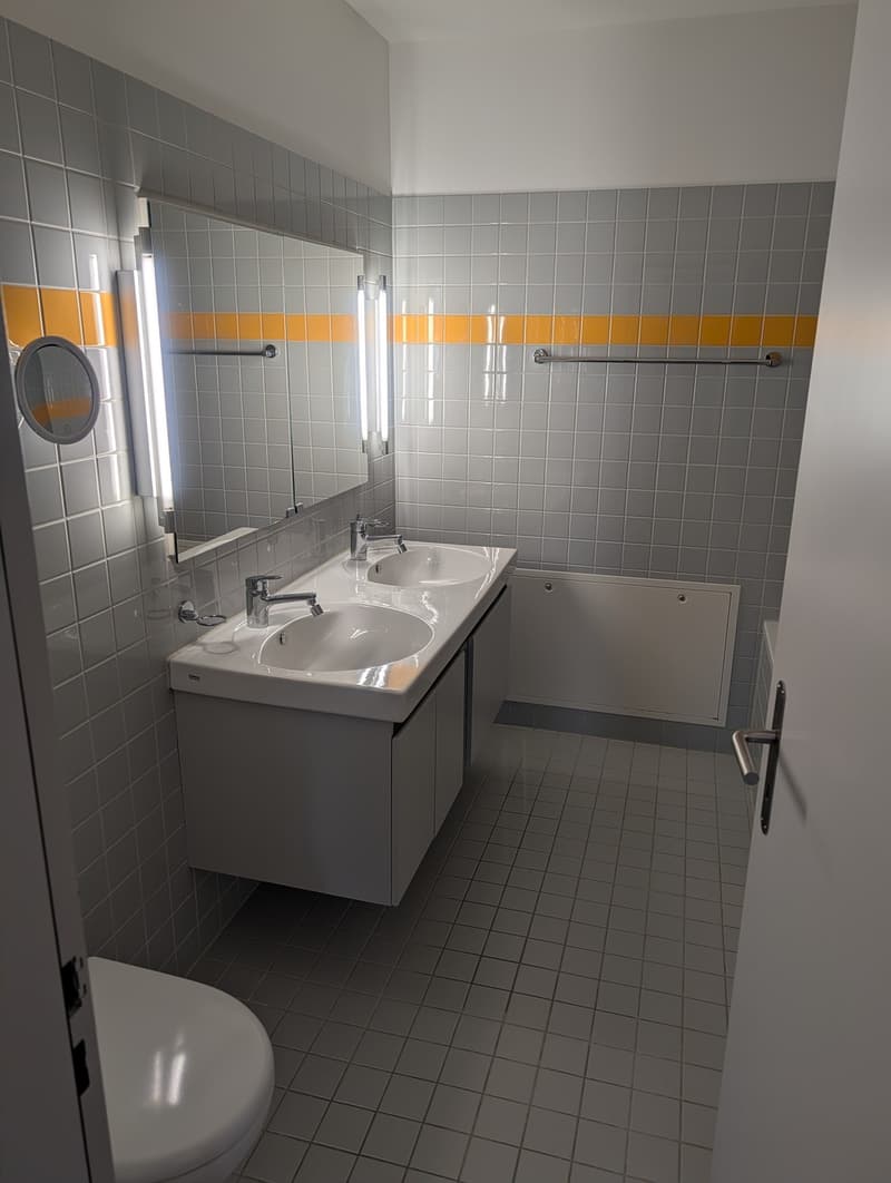 Grosszügige 5.5-Zi-Wohnung (143 m²) mit Terrasse & Waschturm im Zentrum Uster (8)