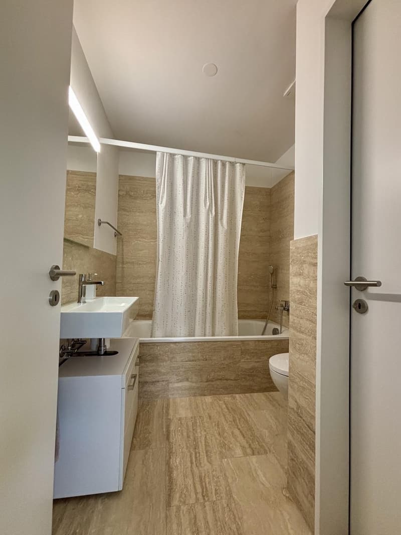 4.5-Zimmer-Wohnung mit Aussicht, an schöner Lage über dem Zürichsee (12)