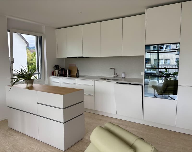 4.5-Zimmer-Wohnung mit Aussicht, an schöner Lage über dem Zürichsee (4)