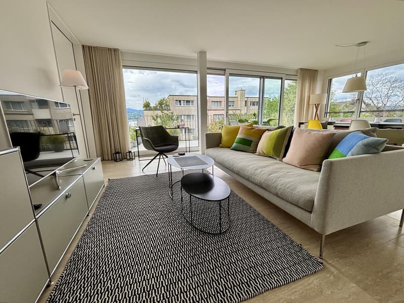 4.5-Zimmer-Wohnung mit Aussicht, an schöner Lage über dem Zürichsee (1)