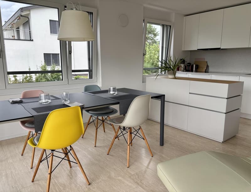 4.5-Zimmer-Wohnung mit Aussicht, an schöner Lage über dem Zürichsee (3)