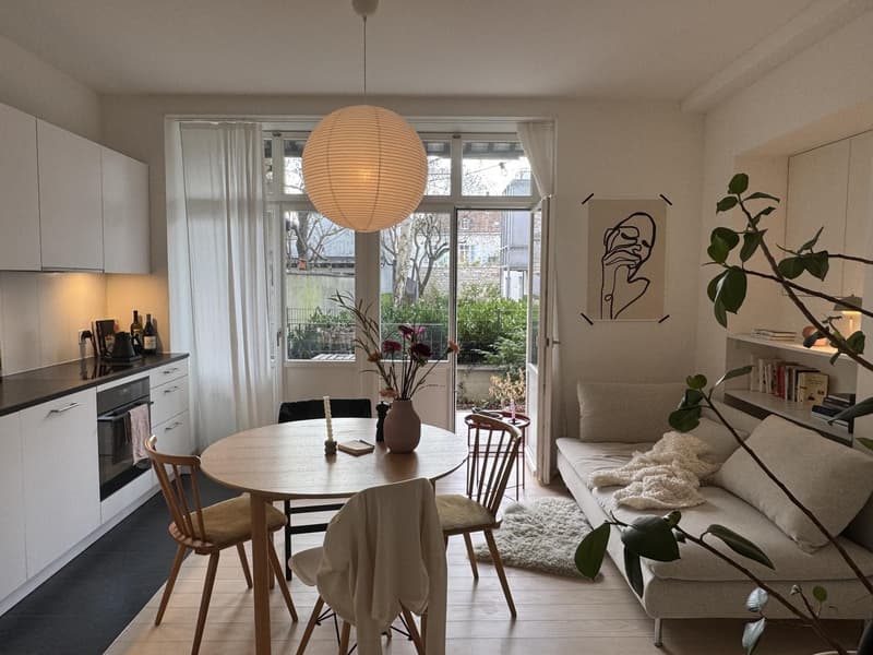 1.5-Zimmer-Altbauwohnung mit Balkon in Rheinnähe (1)