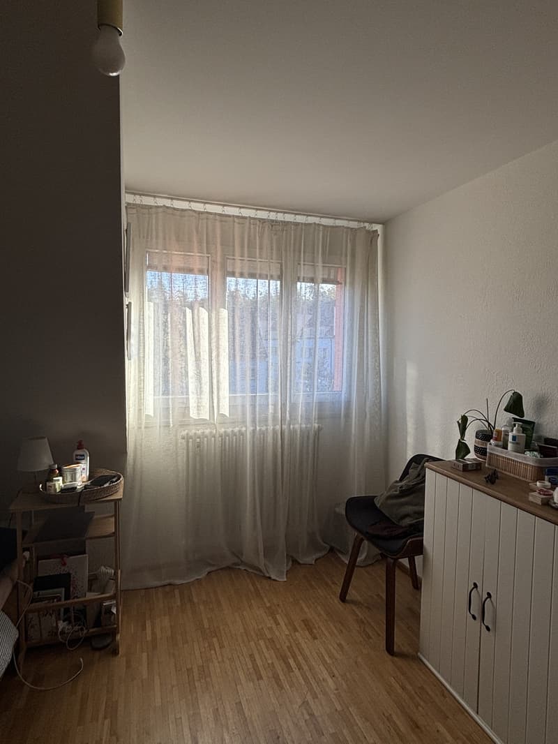 1 room for rent in WH (2)