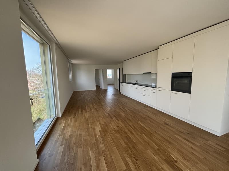 Helle 3.5-Zimmerwohnung mit Kita im Haus  zentral in Dielsdorf, ab sofort beziehbar (2)