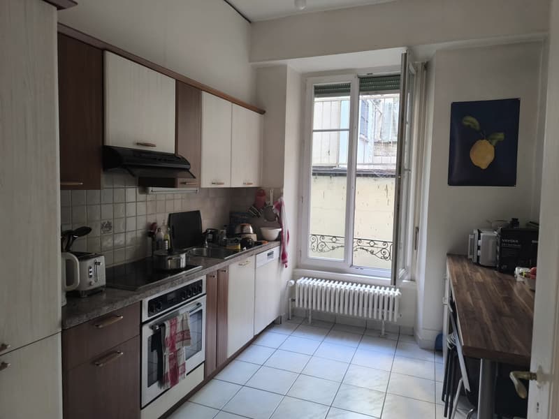 Room in a flatshare of 3 flatmates (5)