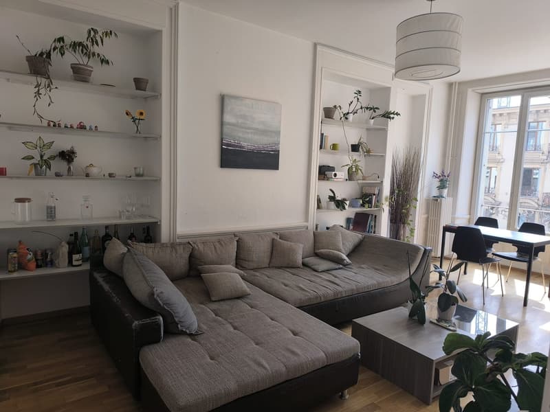 Room in a flatshare of 3 flatmates (6)