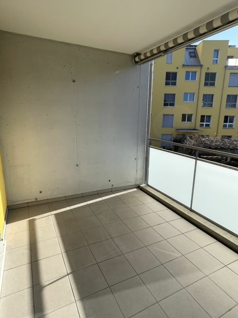 Helle 3.5-Zimmer-Wohnung mit grossem Balkon in ruhiger Lage (9)