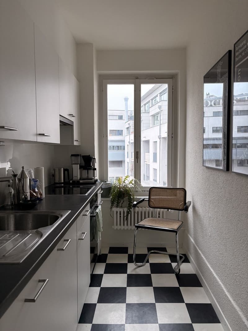 Charmantes WG-Zimmer in 3,5-Zimmer-Altbauwohnung im Kreis 5 (3)