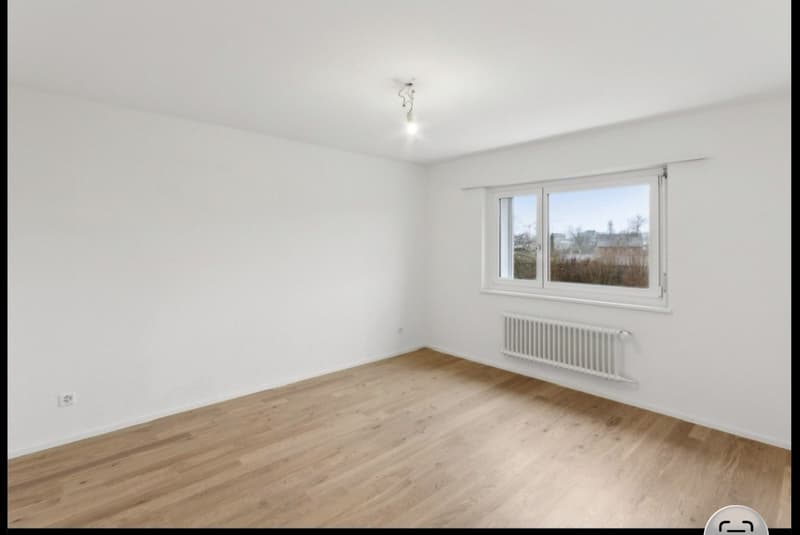 2 - Zimmerwohnung in Zurich - Oerlikon (2)