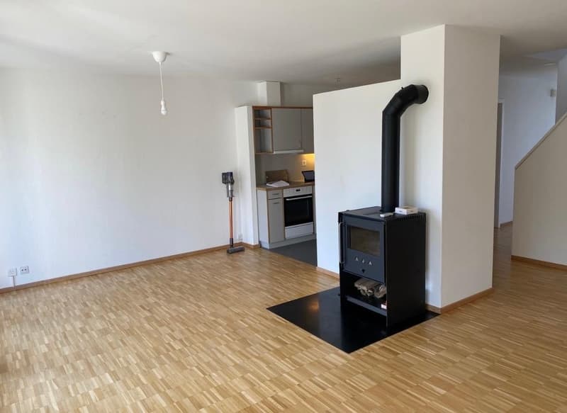 Helle & grosszügige 5½-Zimmer-Maisonettewohnung in Oberglatt 3 Balkone & Cheminée (1)