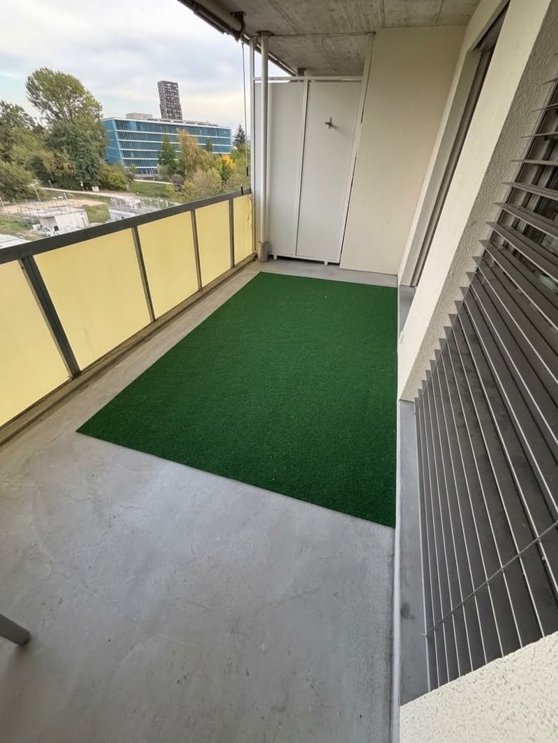 Grosszügige möblierte 2.5-Zimmer-Wohnung | 113 m² | 2 Balkone | Dübendorf | Befristet Feb.Juni 2027 (12)