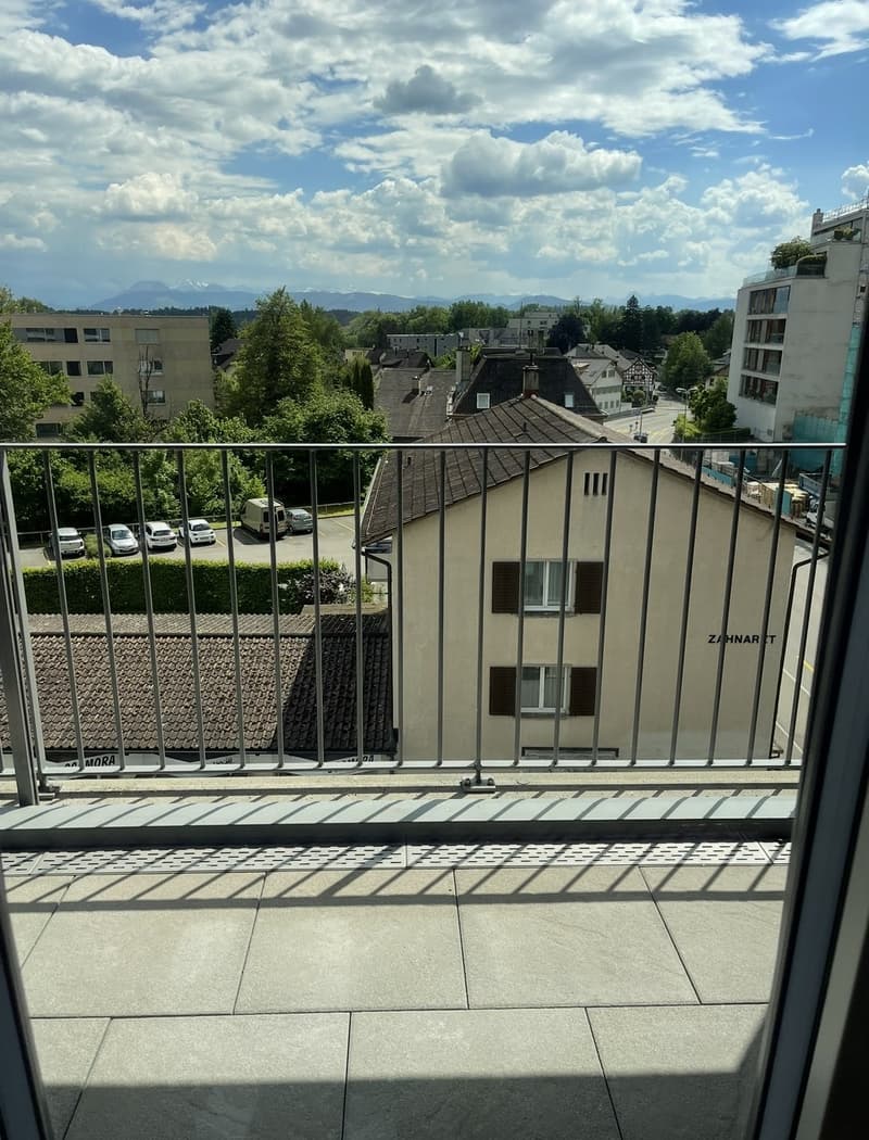 Helle, moderne 3.5 Zimmer-Wohnung im Zentrum von Wetzikon (10)