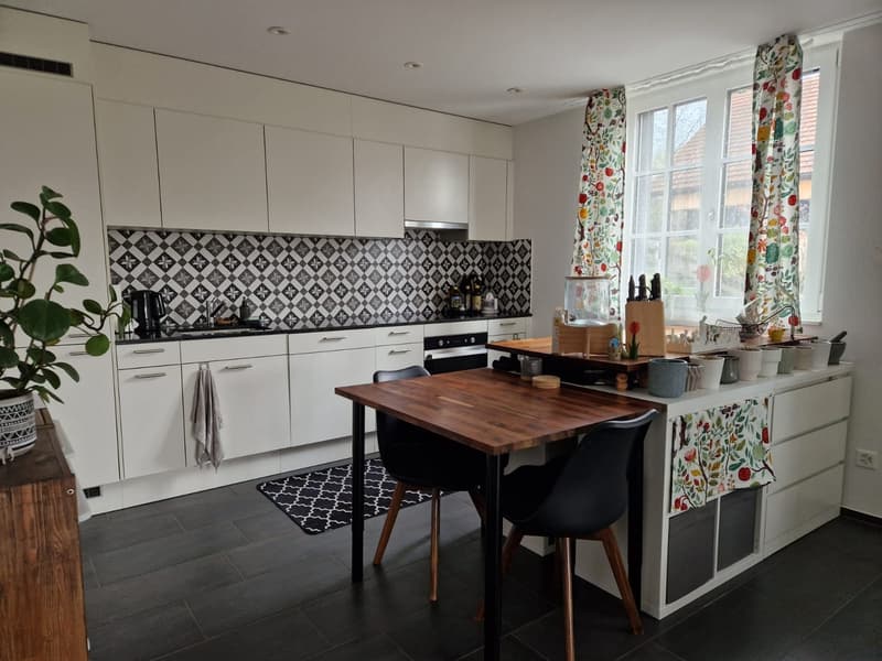 Moderne 2.5-Zimmer-Wohnung im Grünen möbliert und mit Balkon (13)