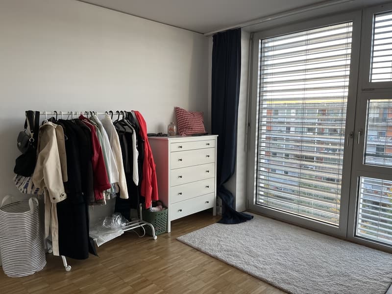 Spacious room in shared flat (2)