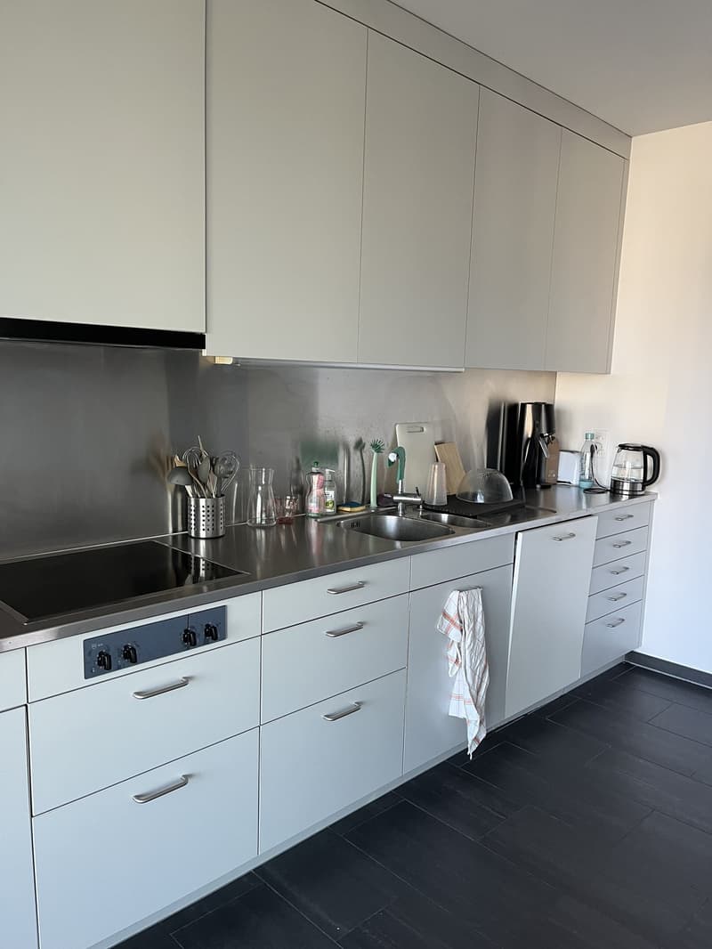 Spacious room in shared flat (9)