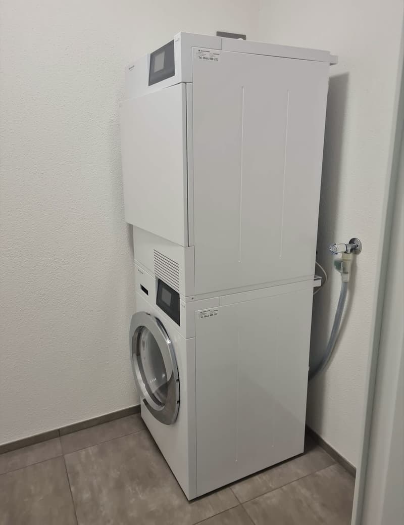 Moderne 2.5 Zimmer-Wohnung mit grosser Terrasse (5)