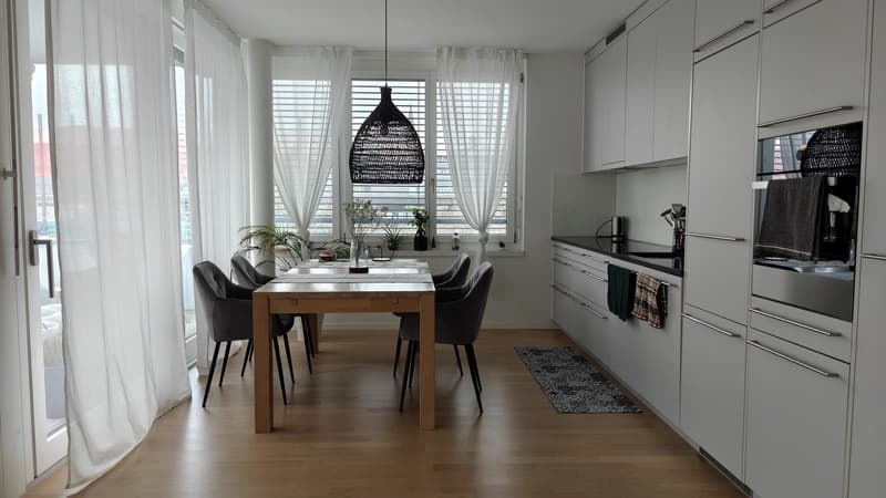 Room in a spacious 4.5-room apartment (2)