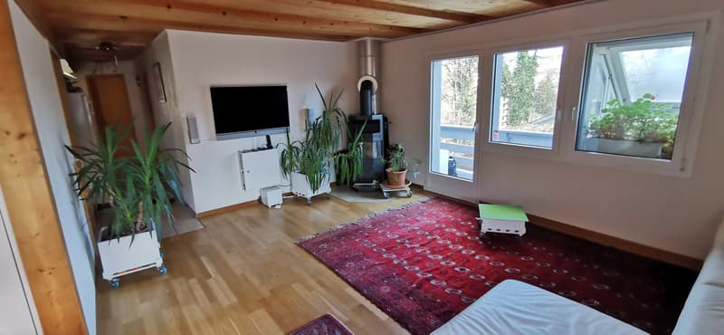 Möbliertes Zimmer mit Balkonzugang (10)