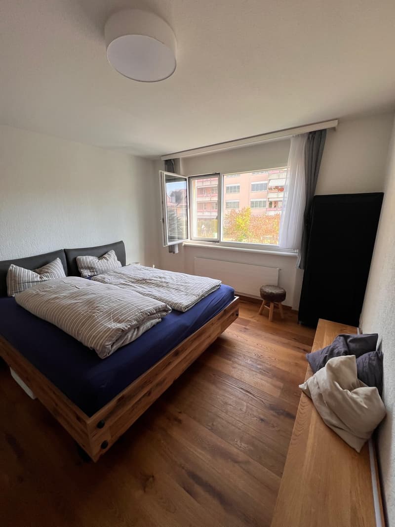 Schlafzimmer 1
