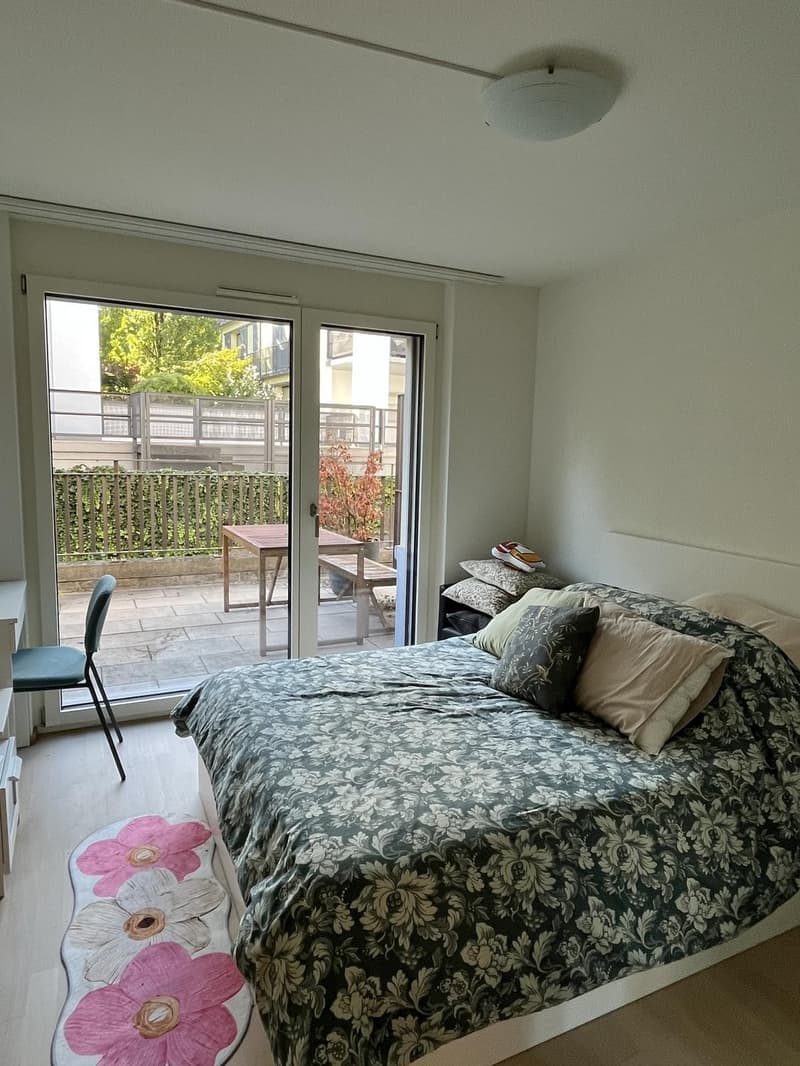 Wonderful 3.5-Room Apartment in Thalwil Im Lingg 2, 8800 Thalwil The photos and videos below show the apartment both empty, as it was when I moved in, and currently furnished. (2)