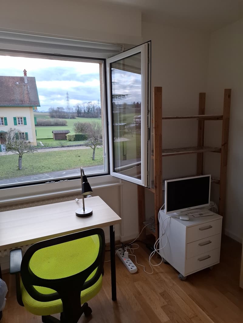 Chambre meublée (6)
