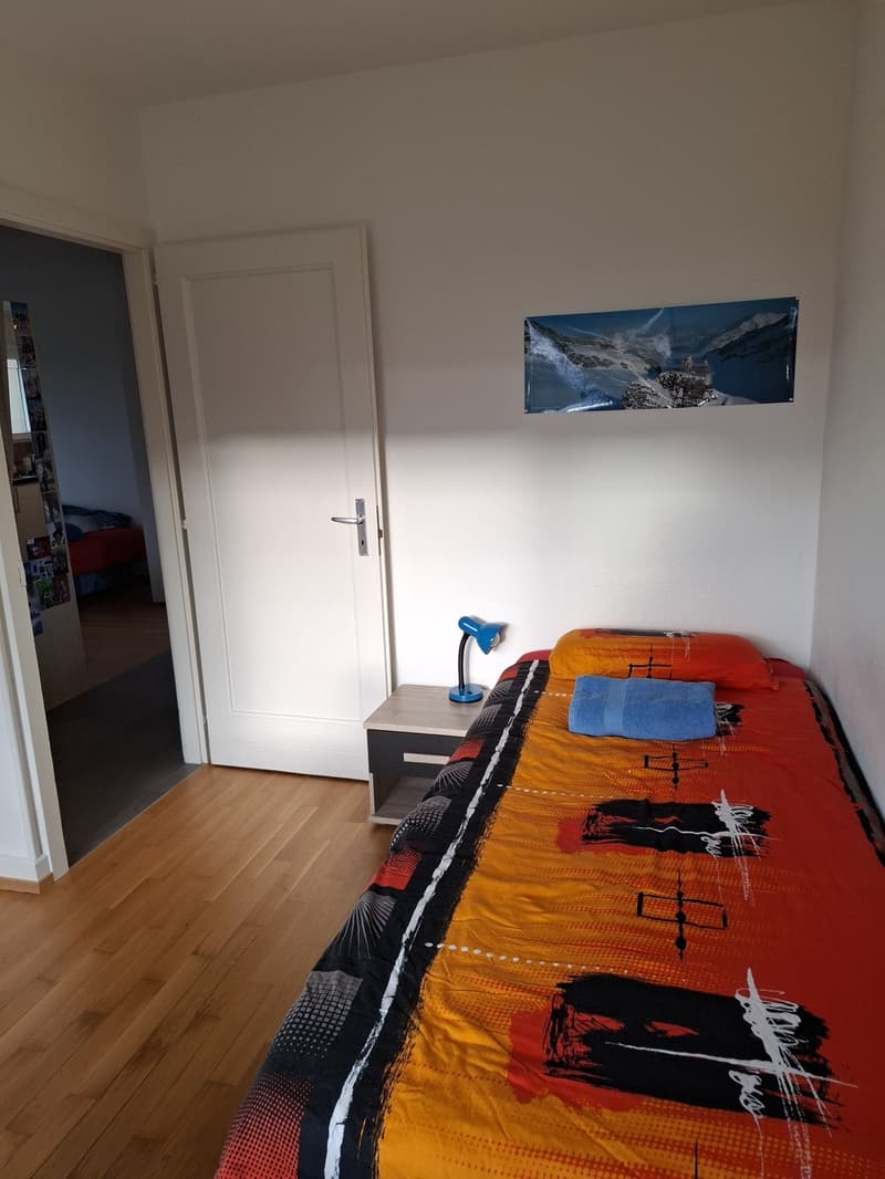 Chambre meublée (1)