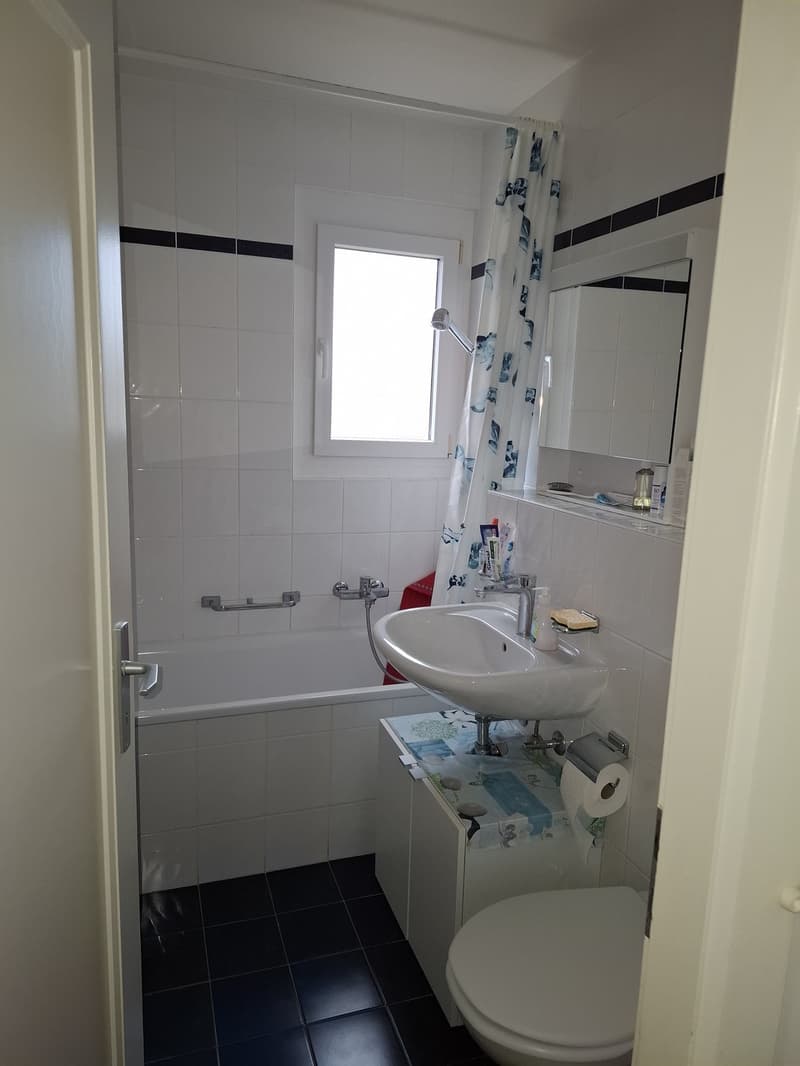 Chambre meublée (7)