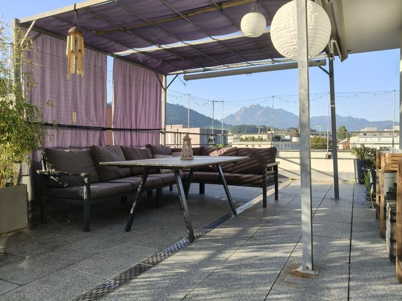 3.5-Zimmer-Attikawohnung mit 101 m² & 108 m² Terrasse/Wintergarten (2)