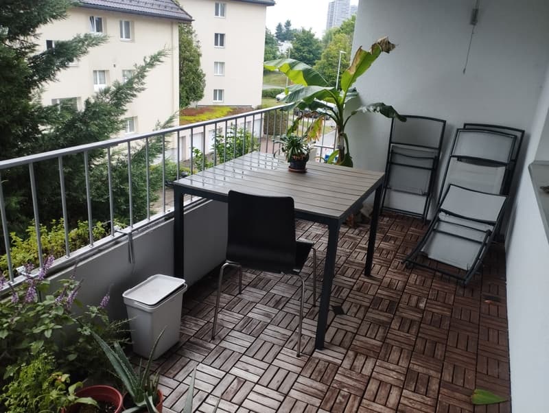 Looking for a peaceful place to call home? We have a room available in our spacious 3-room apartment with: (13)