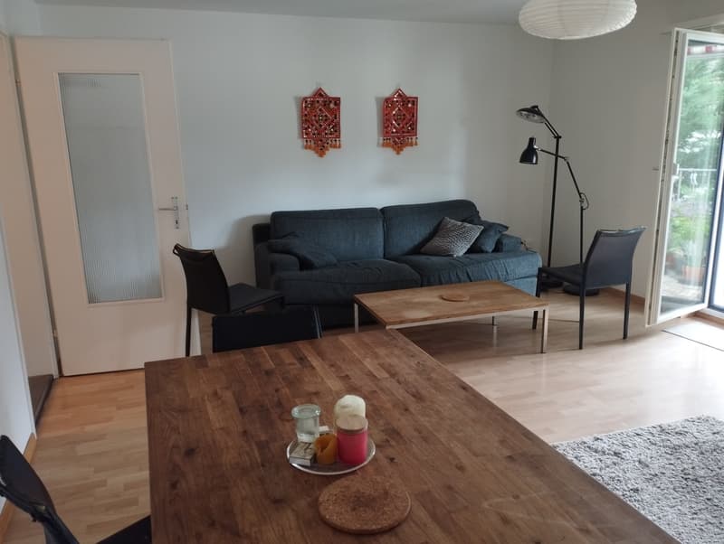 Looking for a peaceful place to call home? We have a room available in our spacious 3-room apartment with: (9)
