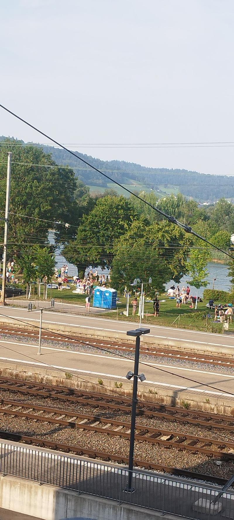 Furnished 2.5-Room Apartment with Large Limmat-Facing Terrace Dietikon | 10 Min to Zürich HB (4)