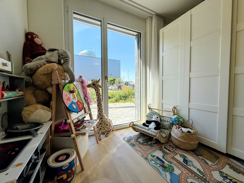 Traumhafte und lichtdurchflutete moderne 4.5 Zimmergartenwohnung mit optimaler Besonnung und Freecooling (6)