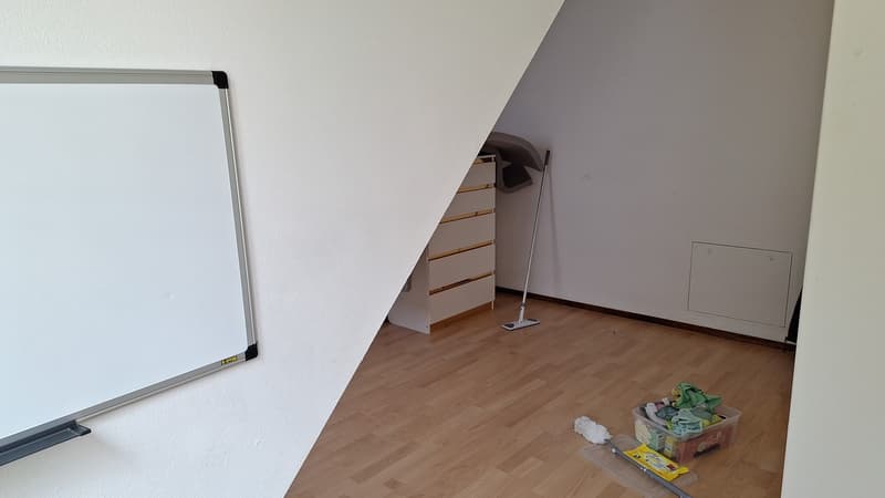 Einzug per 25.10. möglich (5)